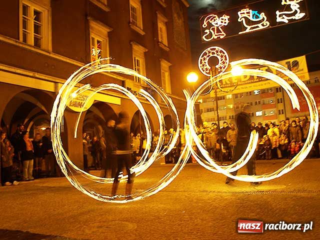 Zdjęcie w galerii na portalu naszraciborz.pl: Bohema wyszła na ulicę. Apel o odwołanie dyrektorki Raciborskiego Centrum Kultury wiadomości z regionu