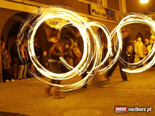 Zdjęcie w galerii na portalu naszraciborz.pl: Bohema wyszła na ulicę. Apel o odwołanie dyrektorki Raciborskiego Centrum Kultury wiadomości z regionu