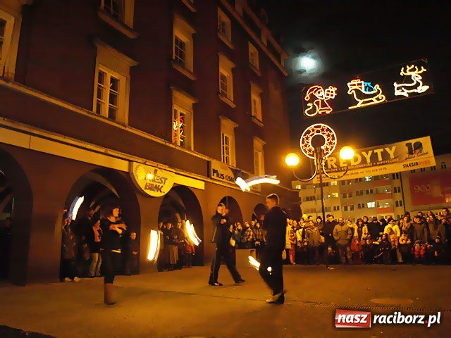 Zdjęcie w galerii na portalu naszraciborz.pl: Bohema wyszła na ulicę. Apel o odwołanie dyrektorki Raciborskiego Centrum Kultury wiadomości z regionu