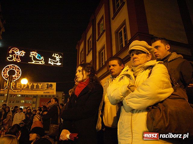 Zdjęcie w galerii na portalu naszraciborz.pl: Bohema wyszła na ulicę. Apel o odwołanie dyrektorki Raciborskiego Centrum Kultury wiadomości z regionu