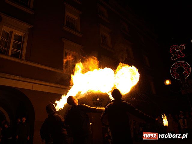 Zdjęcie w galerii na portalu naszraciborz.pl: Bohema wyszła na ulicę. Apel o odwołanie dyrektorki Raciborskiego Centrum Kultury wiadomości z regionu