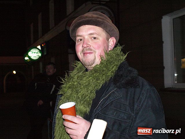 Zdjęcie w galerii na portalu naszraciborz.pl: Bohema wyszła na ulicę. Apel o odwołanie dyrektorki Raciborskiego Centrum Kultury wiadomości z regionu