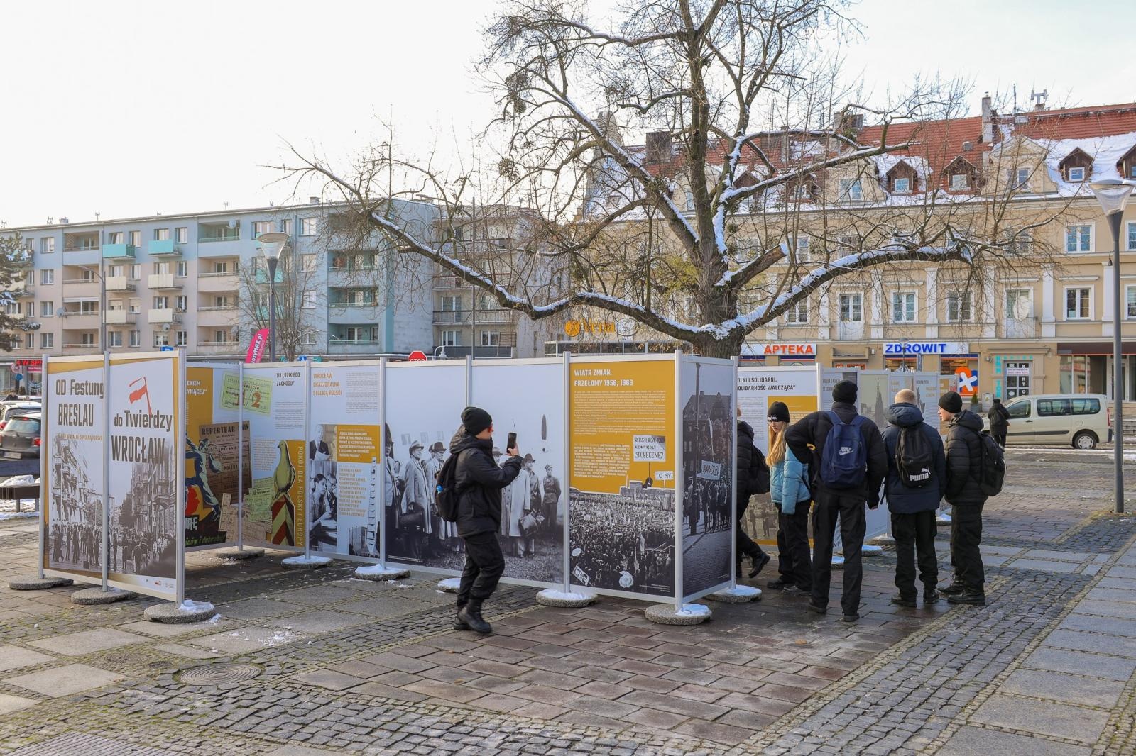 Zdjęcie w galerii na portalu naszraciborz.pl: Śląsk w walce o wolną Polskę - nowa wystawa w plenerze wiadomości z regionu