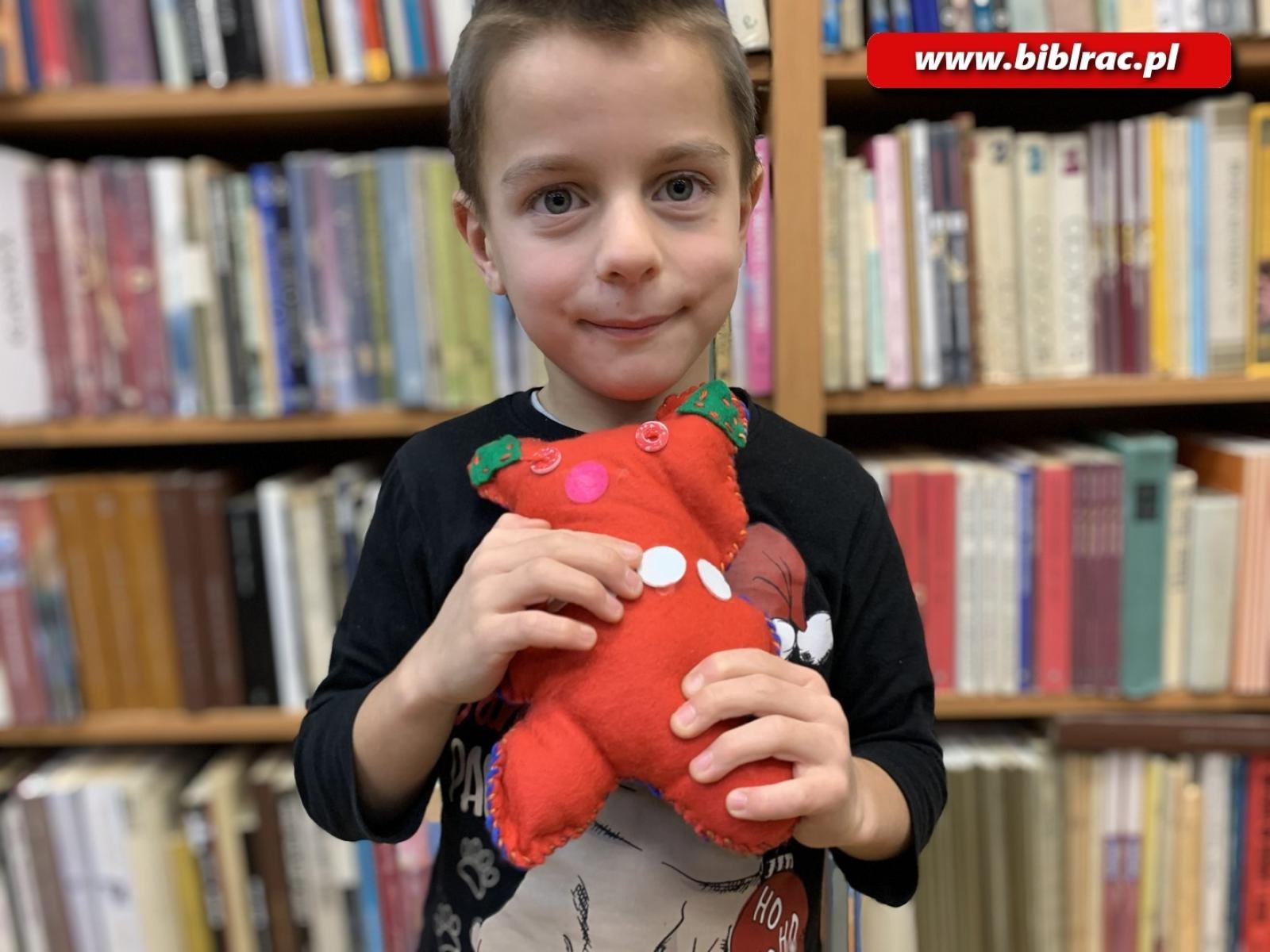 Zdjęcie w galerii na portalu naszraciborz.pl: Warsztatowy zawrót głowy w bibliotece w Ocicach wiadomości z regionu