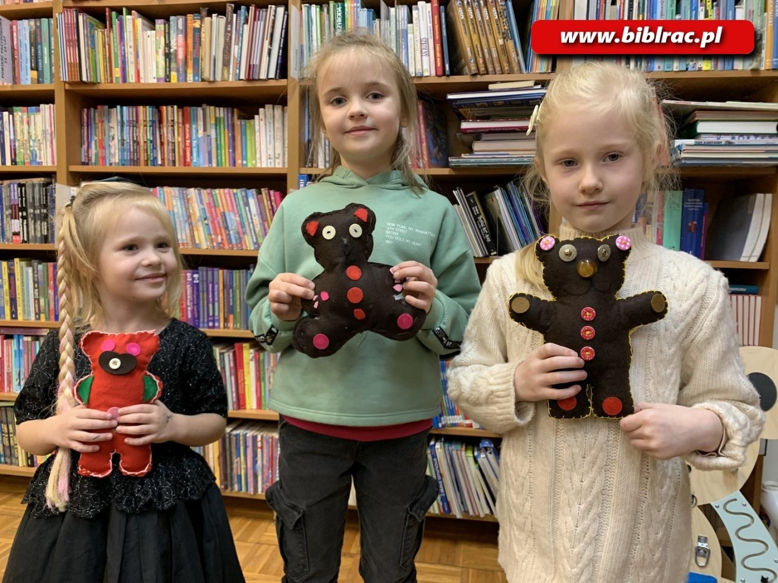 Zdjęcie w galerii na portalu naszraciborz.pl: Warsztatowy zawrót głowy w bibliotece w Ocicach wiadomości z regionu