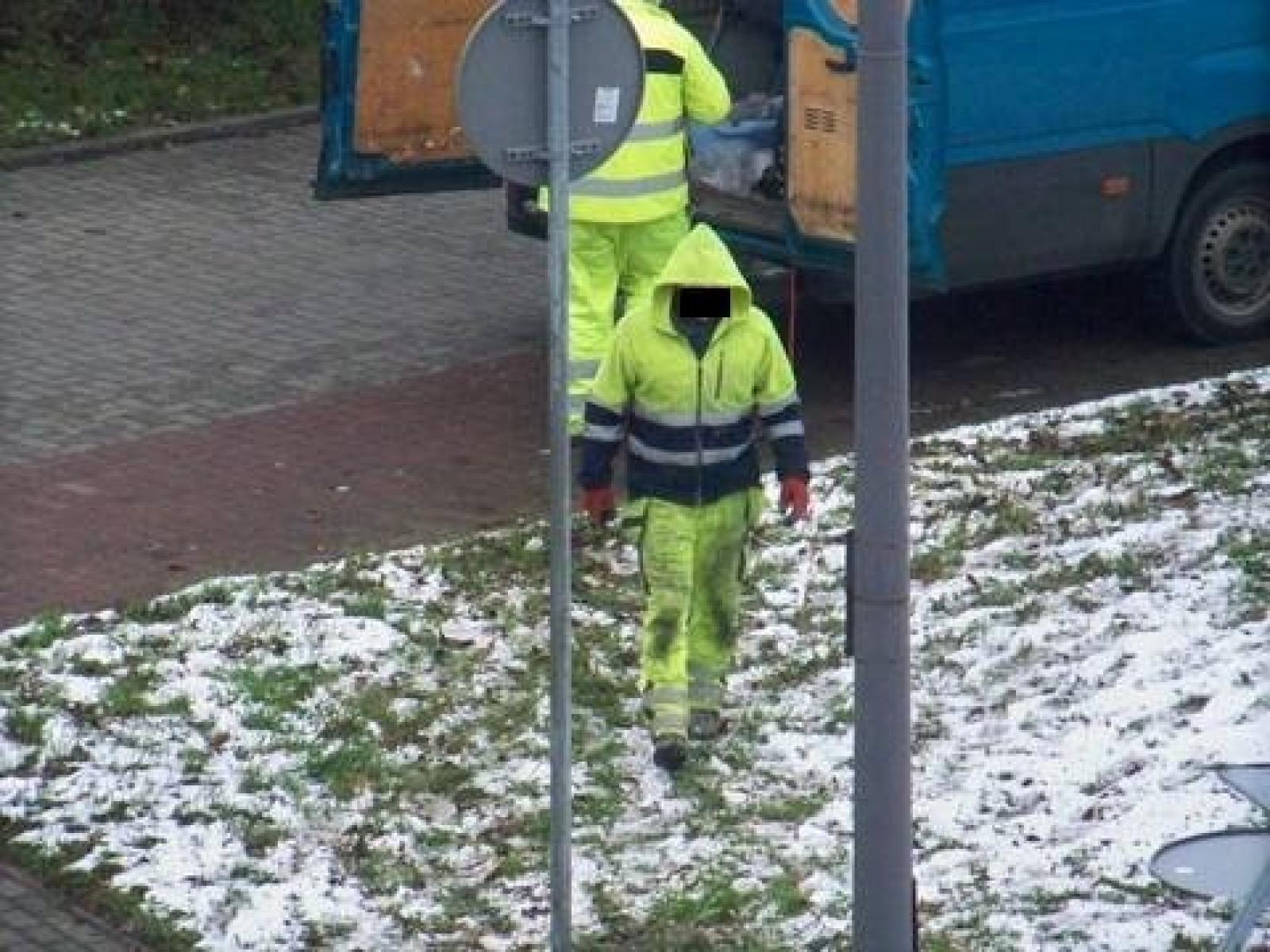 Zdjęcie w galerii na portalu naszraciborz.pl: Wymiana znaków na pl. Mostowym. Czytelnik pyta, czy to marnotrawstwo? wiadomości z regionu