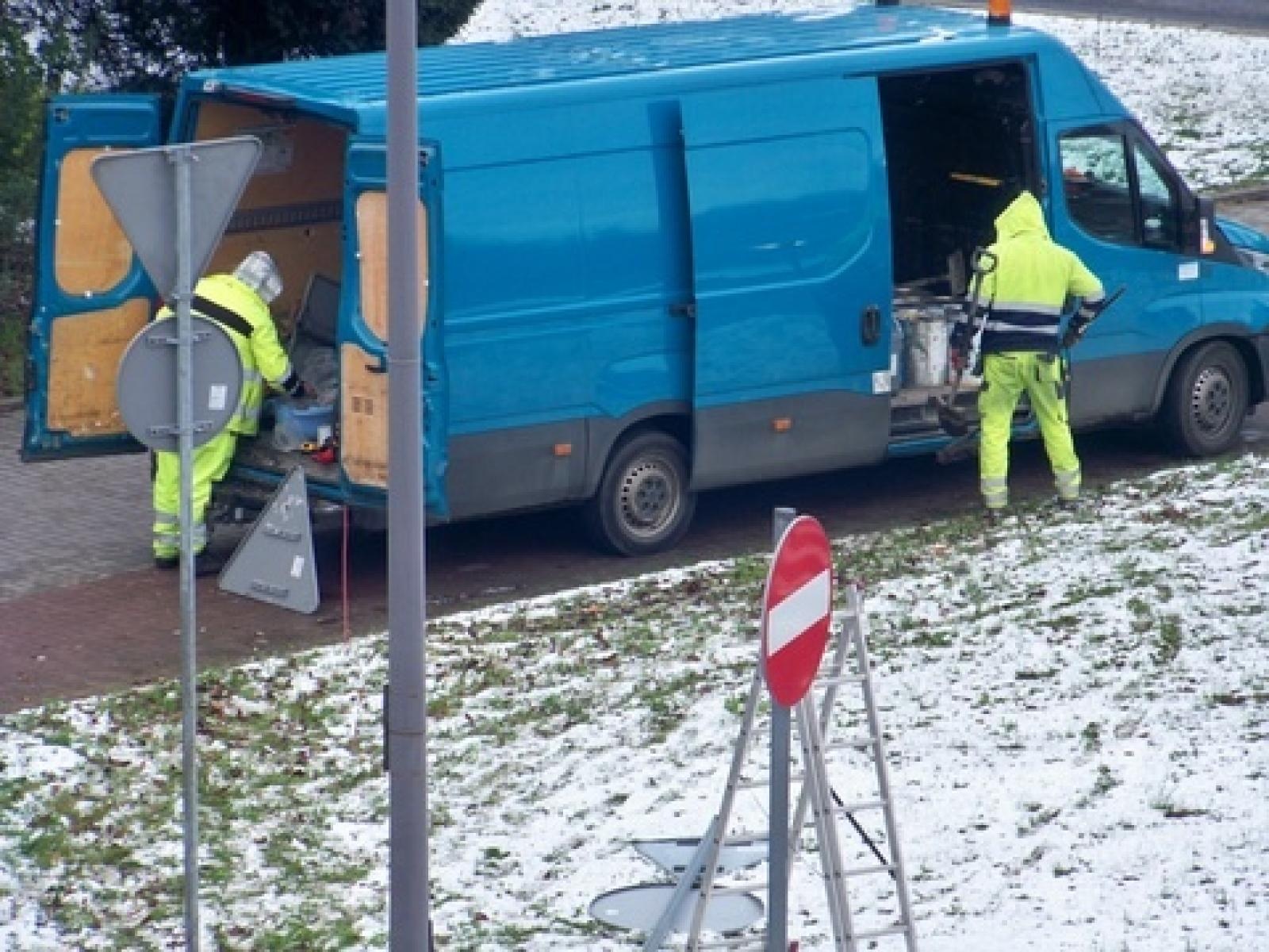 Zdjęcie w galerii na portalu naszraciborz.pl: Wymiana znaków na pl. Mostowym. Czytelnik pyta, czy to marnotrawstwo? wiadomości z regionu
