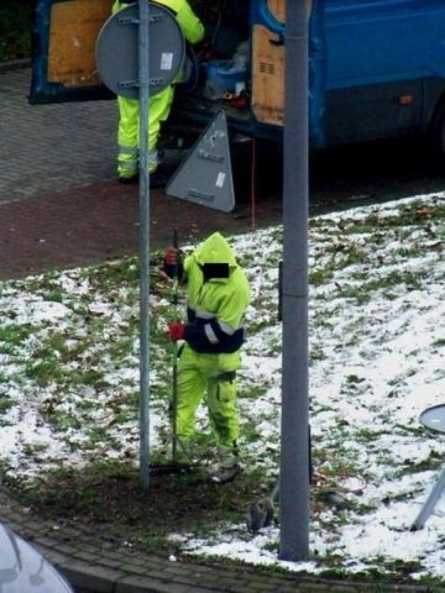 Zdjęcie w galerii na portalu naszraciborz.pl: Wymiana znaków na pl. Mostowym. Czytelnik pyta, czy to marnotrawstwo? wiadomości z regionu