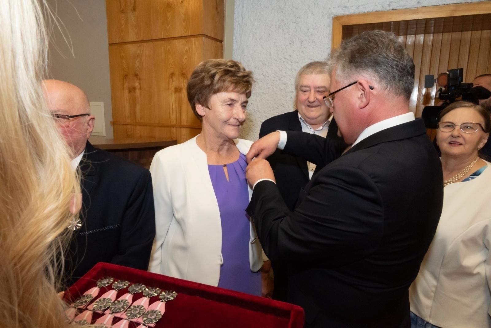 Zdjęcie w galerii na portalu naszraciborz.pl: Złote gody w gminie Krzyżanowice. Świętuje ponad 20 par [FOTO i WIDEO] wiadomości z regionu