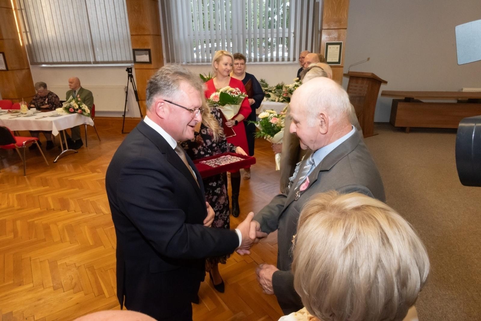Zdjęcie w galerii na portalu naszraciborz.pl: Złote gody w gminie Krzyżanowice. Świętuje ponad 20 par [FOTO i WIDEO] wiadomości z regionu