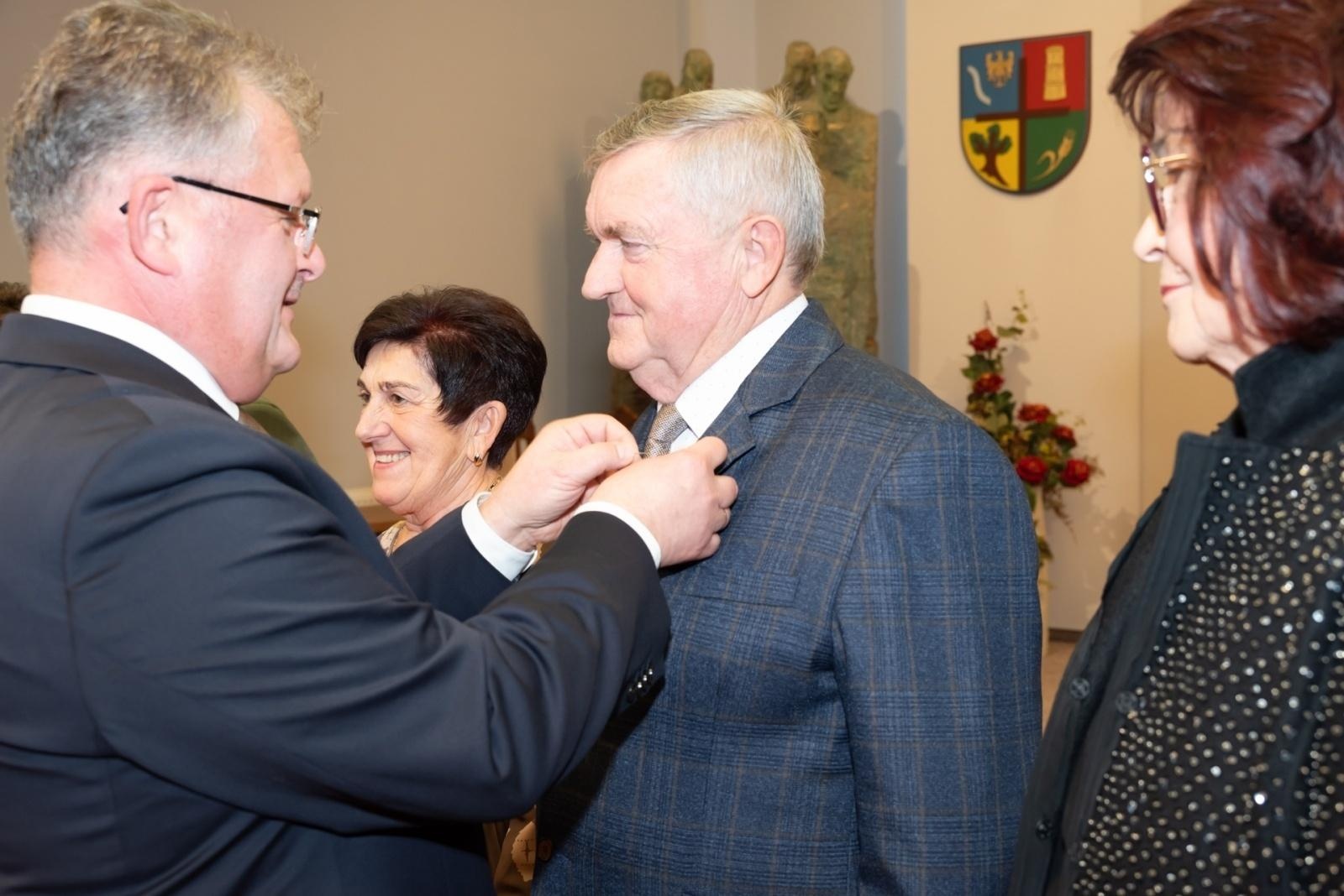 Zdjęcie w galerii na portalu naszraciborz.pl: Złote gody w gminie Krzyżanowice. Świętuje ponad 20 par [FOTO i WIDEO] wiadomości z regionu