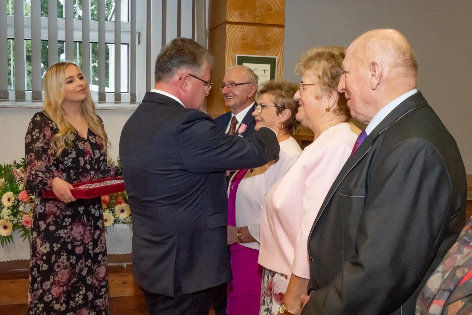 Zdjęcie w galerii na portalu naszraciborz.pl: Złote gody w gminie Krzyżanowice. Świętuje ponad 20 par [FOTO i WIDEO] wiadomości z regionu