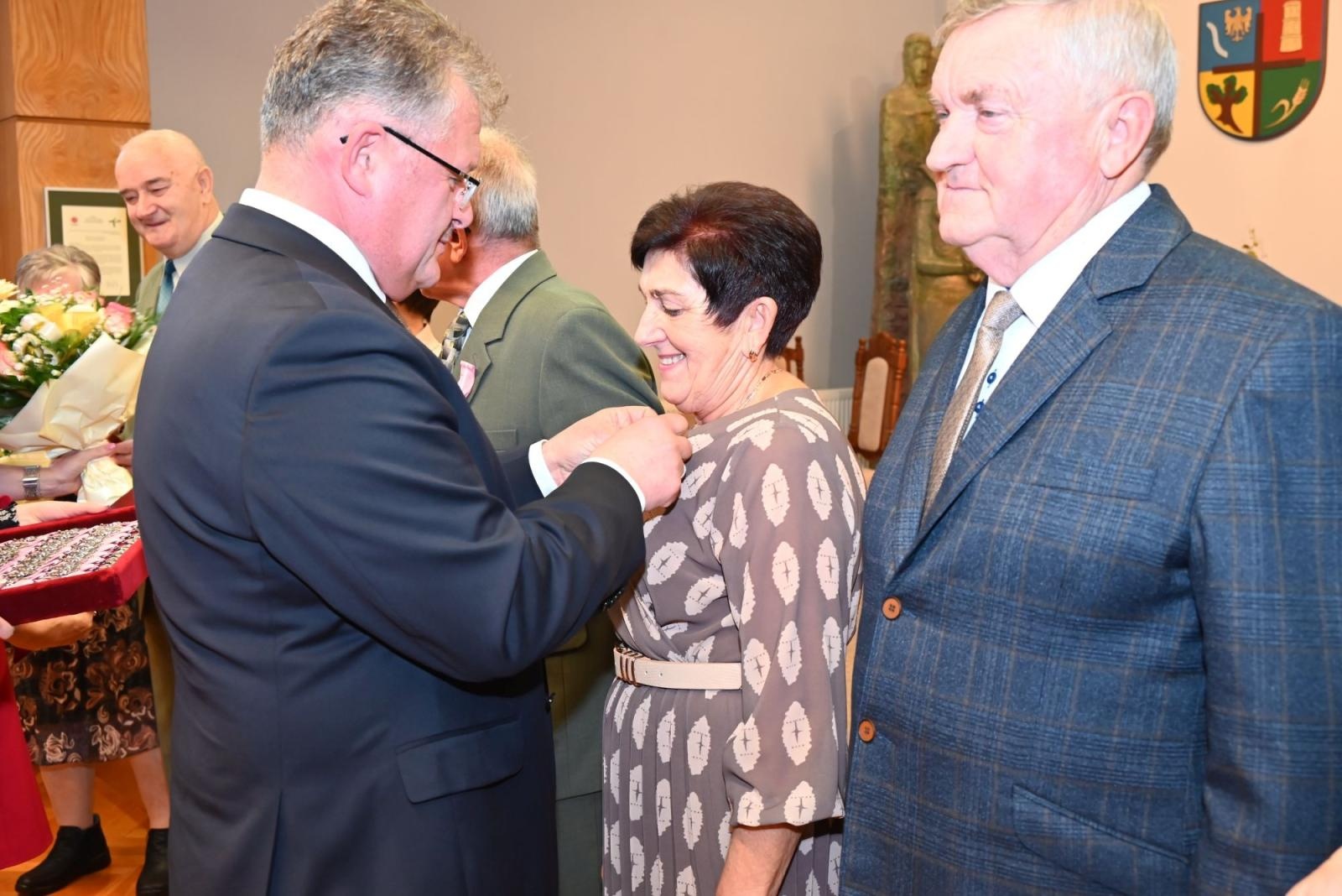 Zdjęcie w galerii na portalu naszraciborz.pl: Złote gody w gminie Krzyżanowice. Świętuje ponad 20 par [FOTO i WIDEO] wiadomości z regionu