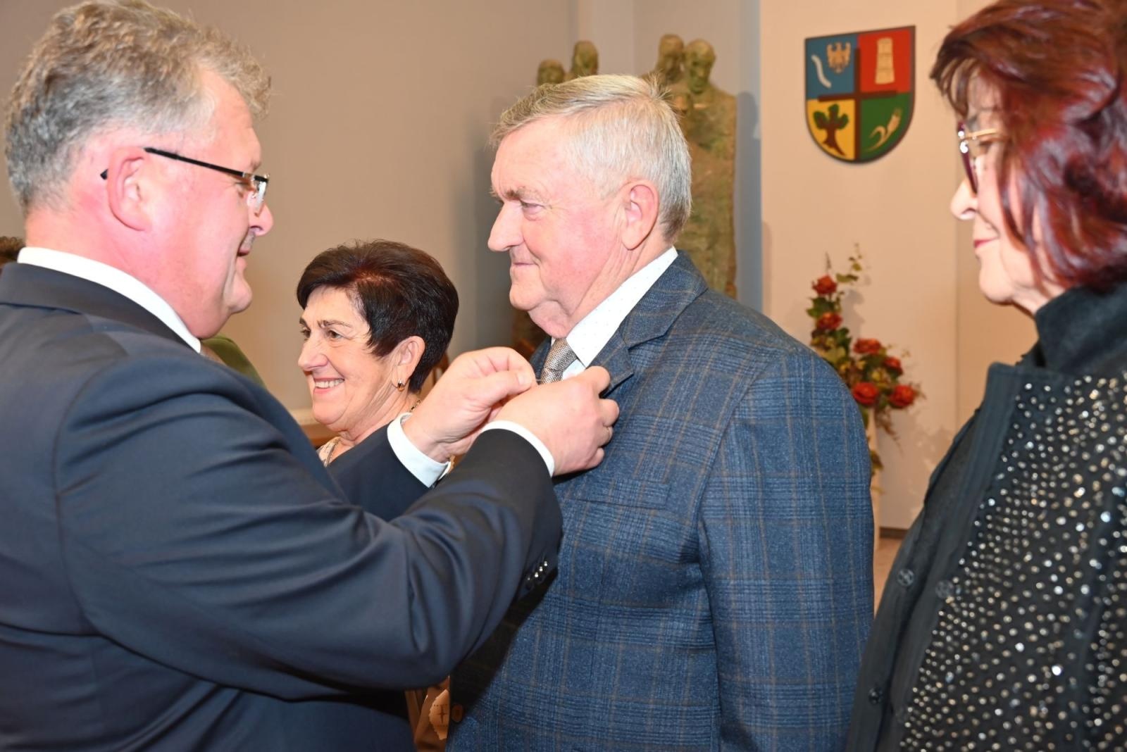 Zdjęcie w galerii na portalu naszraciborz.pl: Złote gody w gminie Krzyżanowice. Świętuje ponad 20 par [FOTO i WIDEO] wiadomości z regionu