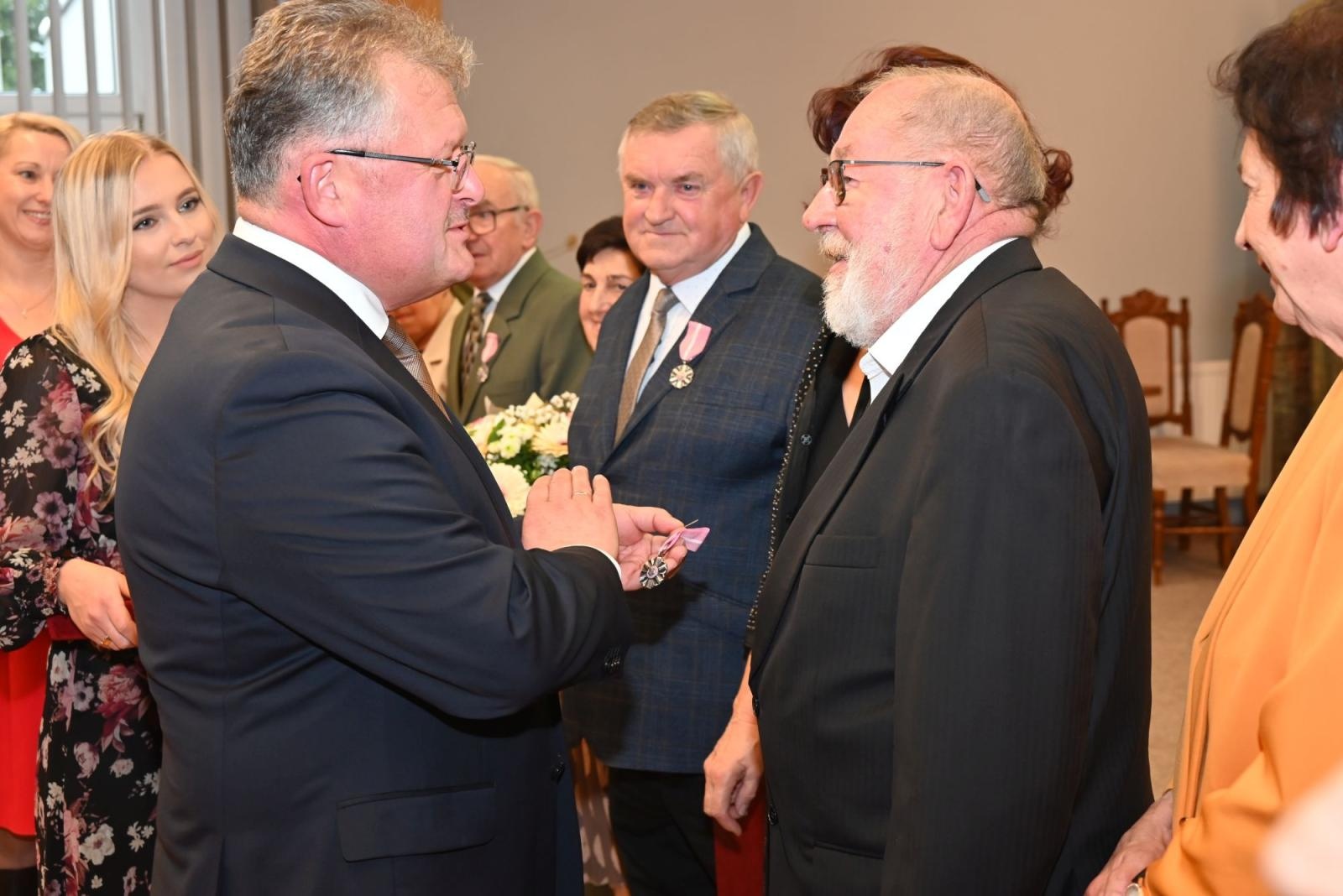 Zdjęcie w galerii na portalu naszraciborz.pl: Złote gody w gminie Krzyżanowice. Świętuje ponad 20 par [FOTO i WIDEO] wiadomości z regionu