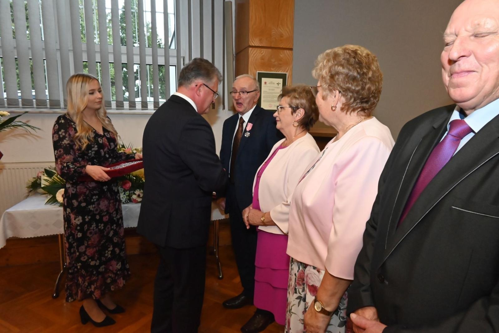 Zdjęcie w galerii na portalu naszraciborz.pl: Złote gody w gminie Krzyżanowice. Świętuje ponad 20 par [FOTO i WIDEO] wiadomości z regionu