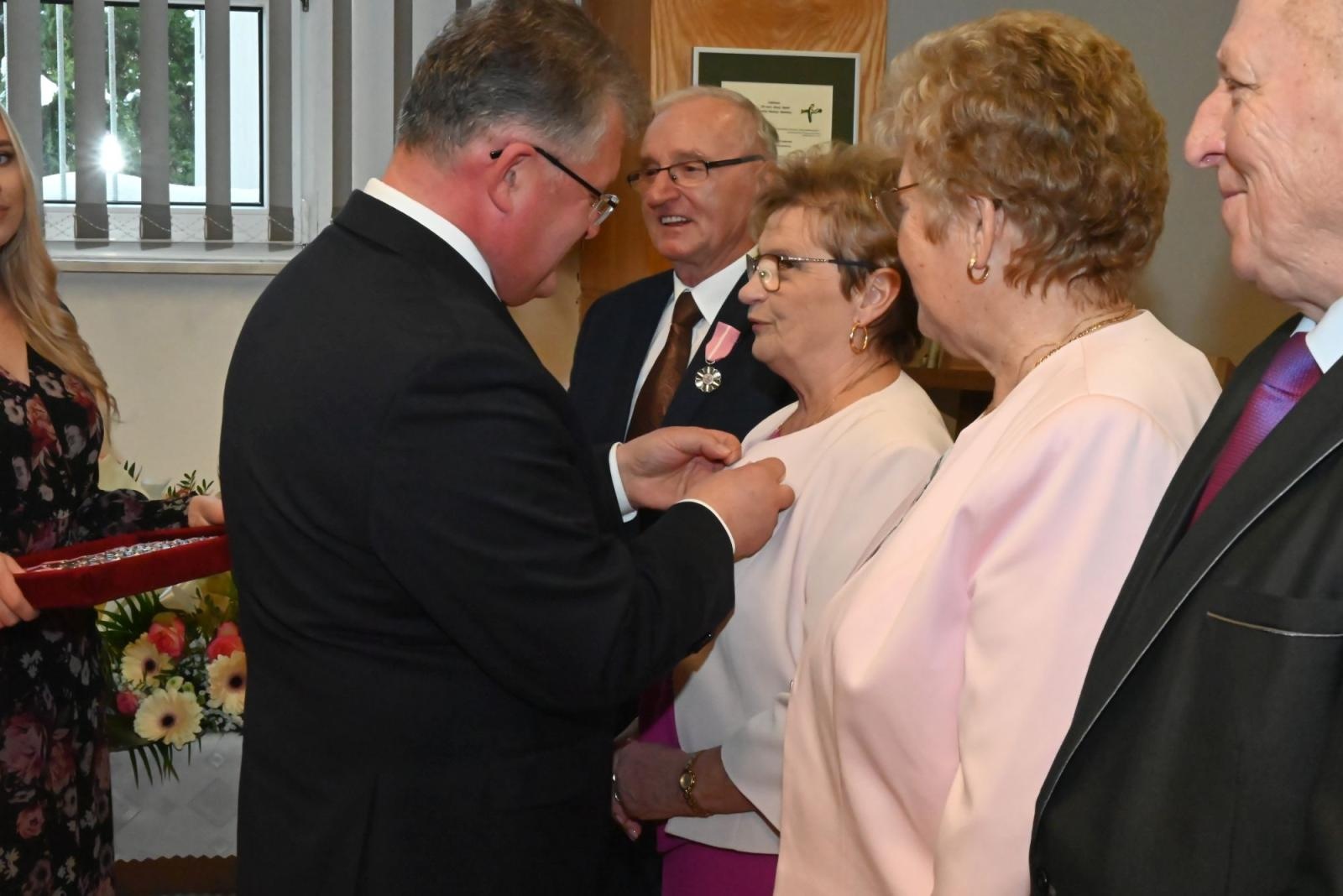 Zdjęcie w galerii na portalu naszraciborz.pl: Złote gody w gminie Krzyżanowice. Świętuje ponad 20 par [FOTO i WIDEO] wiadomości z regionu