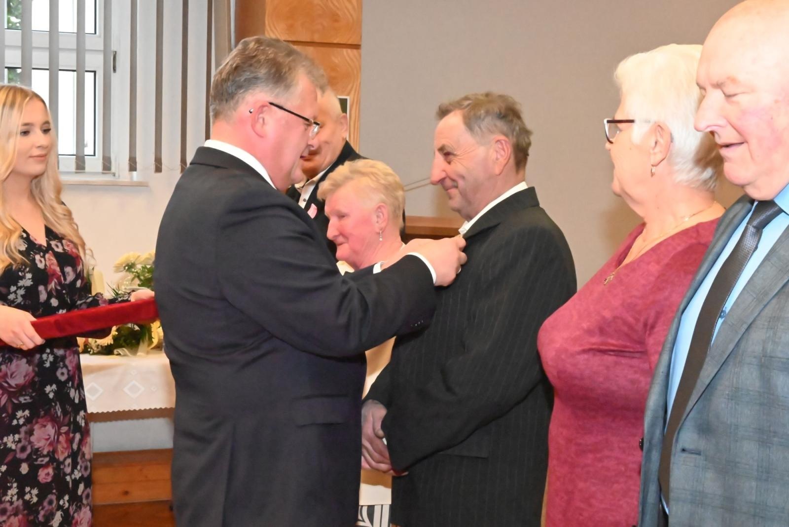 Zdjęcie w galerii na portalu naszraciborz.pl: Złote gody w gminie Krzyżanowice. Świętuje ponad 20 par [FOTO i WIDEO] wiadomości z regionu