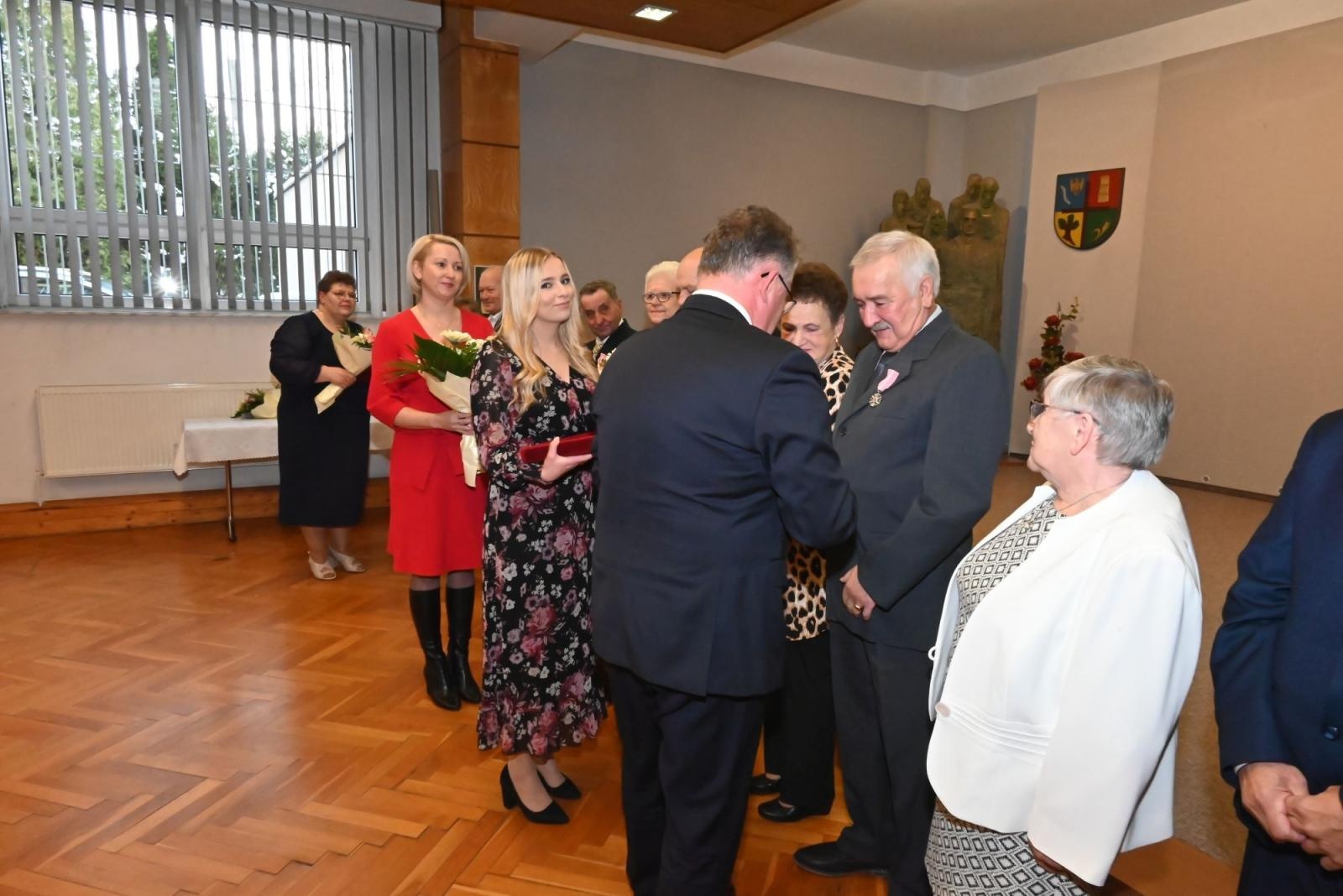 Zdjęcie w galerii na portalu naszraciborz.pl: Złote gody w gminie Krzyżanowice. Świętuje ponad 20 par [FOTO i WIDEO] wiadomości z regionu