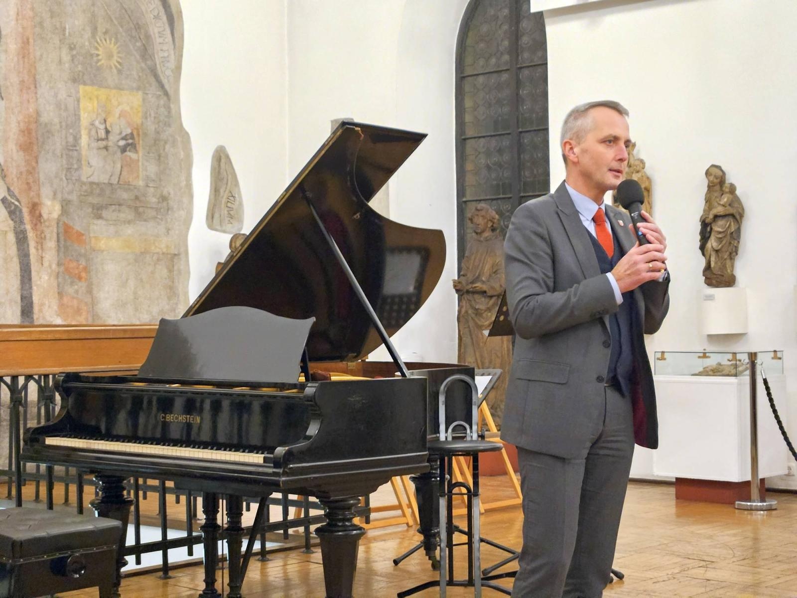 Zdjęcie w galerii na portalu naszraciborz.pl: Prezydent uhonorował laureatów podczas Raciborskiej Gali Kultury i Wolontariatu wiadomości z regionu