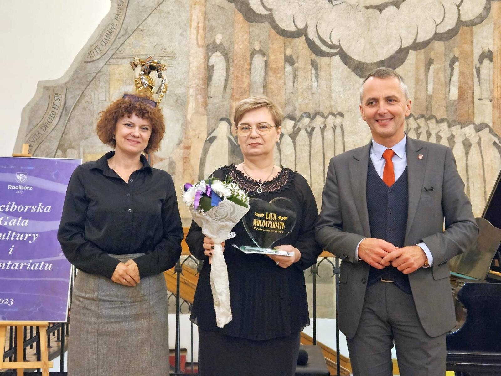 Zdjęcie w galerii na portalu naszraciborz.pl: Prezydent uhonorował laureatów podczas Raciborskiej Gali Kultury i Wolontariatu wiadomości z regionu