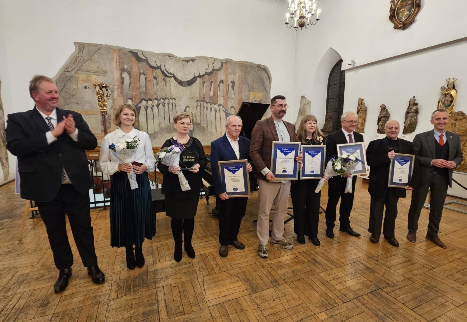 Zdjęcie w galerii na portalu naszraciborz.pl: Prezydent uhonorował laureatów podczas Raciborskiej Gali Kultury i Wolontariatu wiadomości z regionu