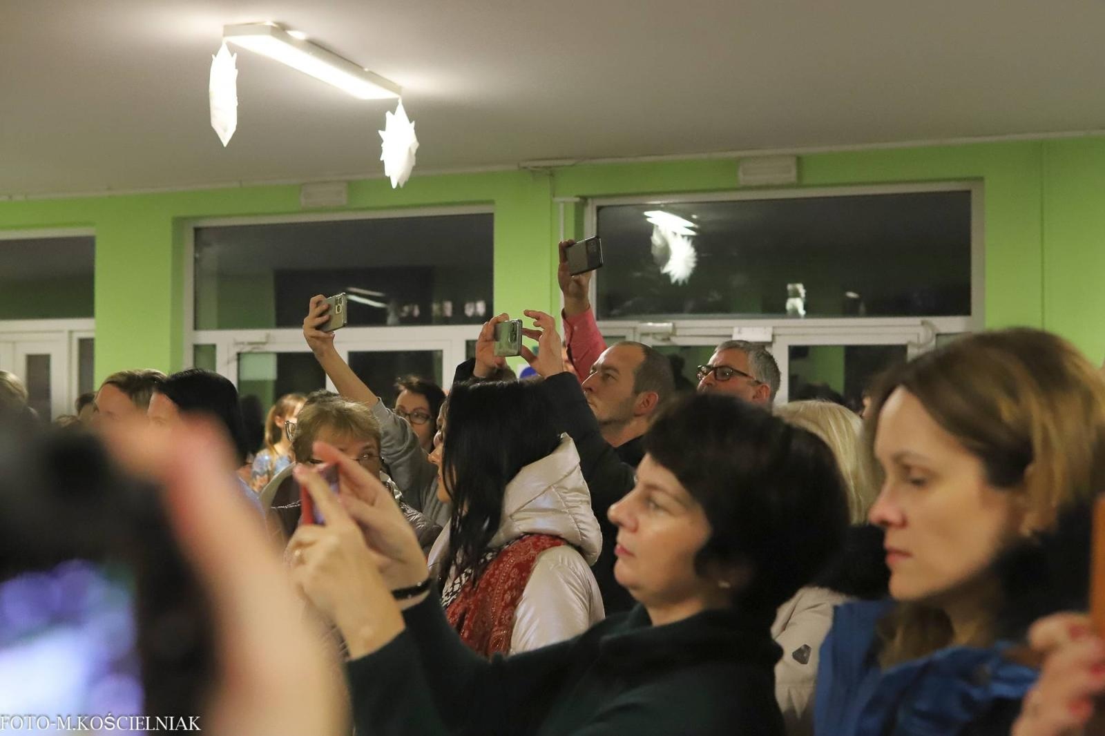 Zdjęcie w galerii na portalu naszraciborz.pl: Jak Gustaw pokochał święta. Kiermasz świąteczny w SP 15 [FOTO] wiadomości z regionu