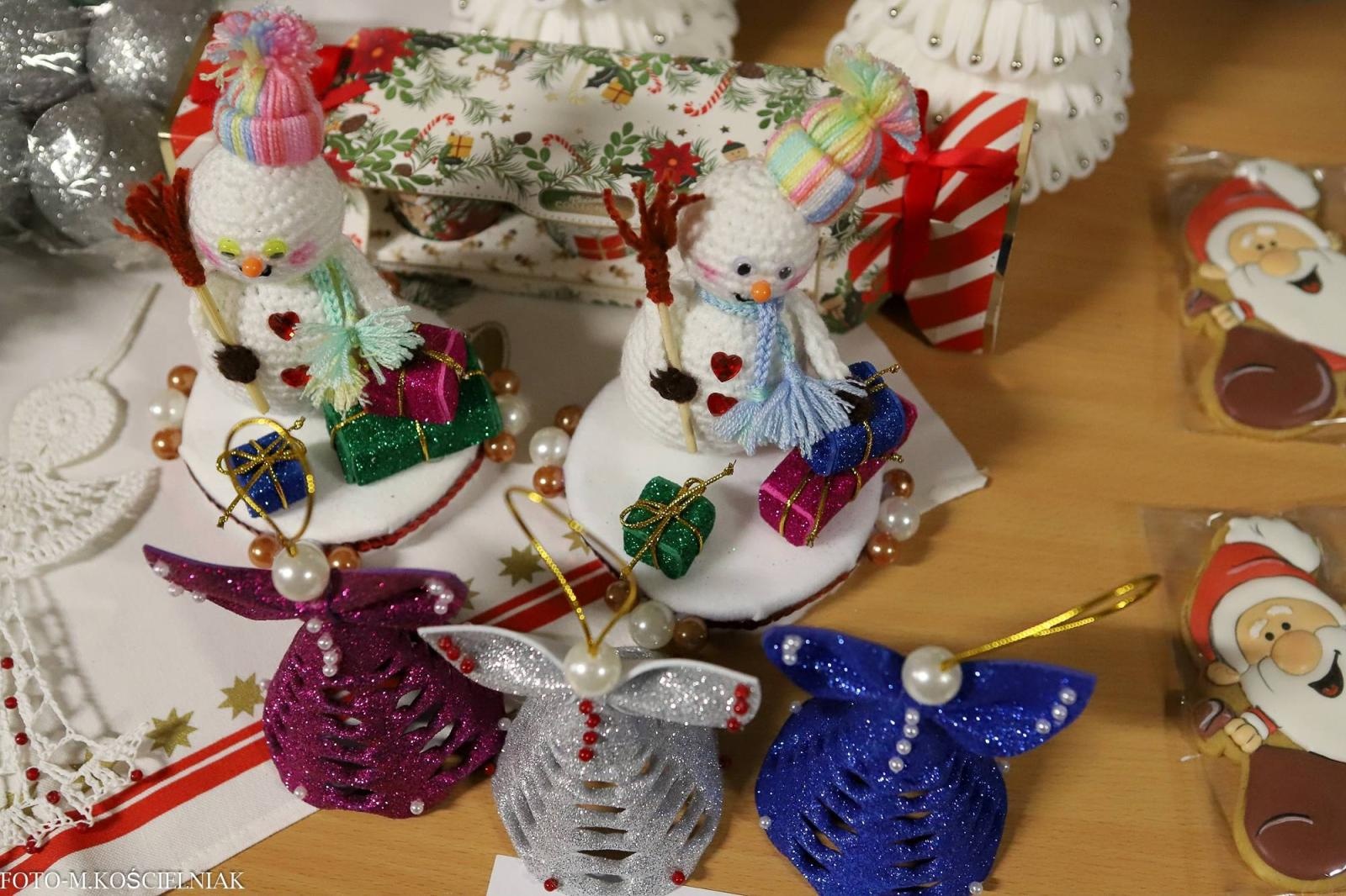 Zdjęcie w galerii na portalu naszraciborz.pl: Jak Gustaw pokochał święta. Kiermasz świąteczny w SP 15 [FOTO] wiadomości z regionu