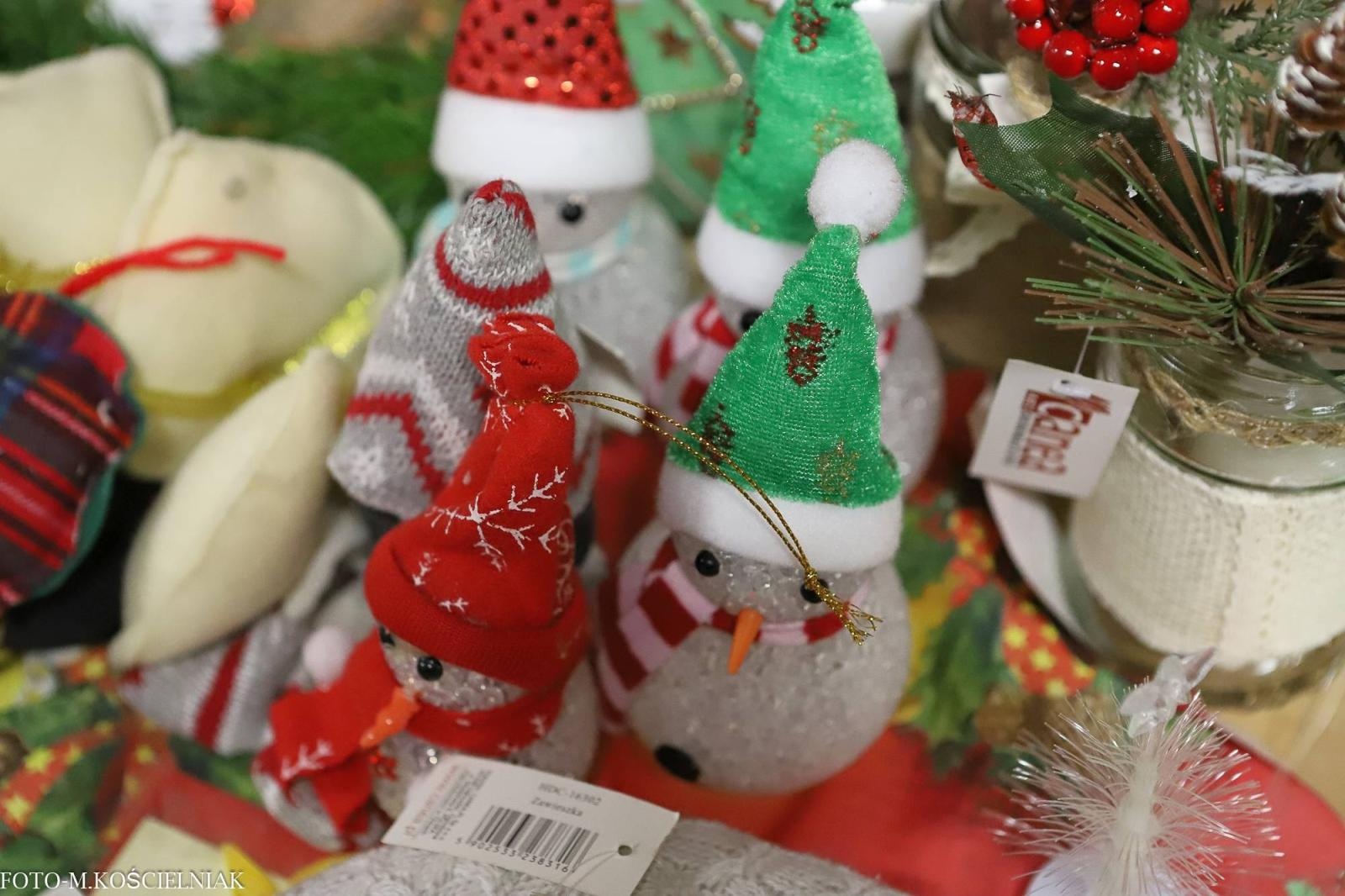 Zdjęcie w galerii na portalu naszraciborz.pl: Jak Gustaw pokochał święta. Kiermasz świąteczny w SP 15 [FOTO] wiadomości z regionu