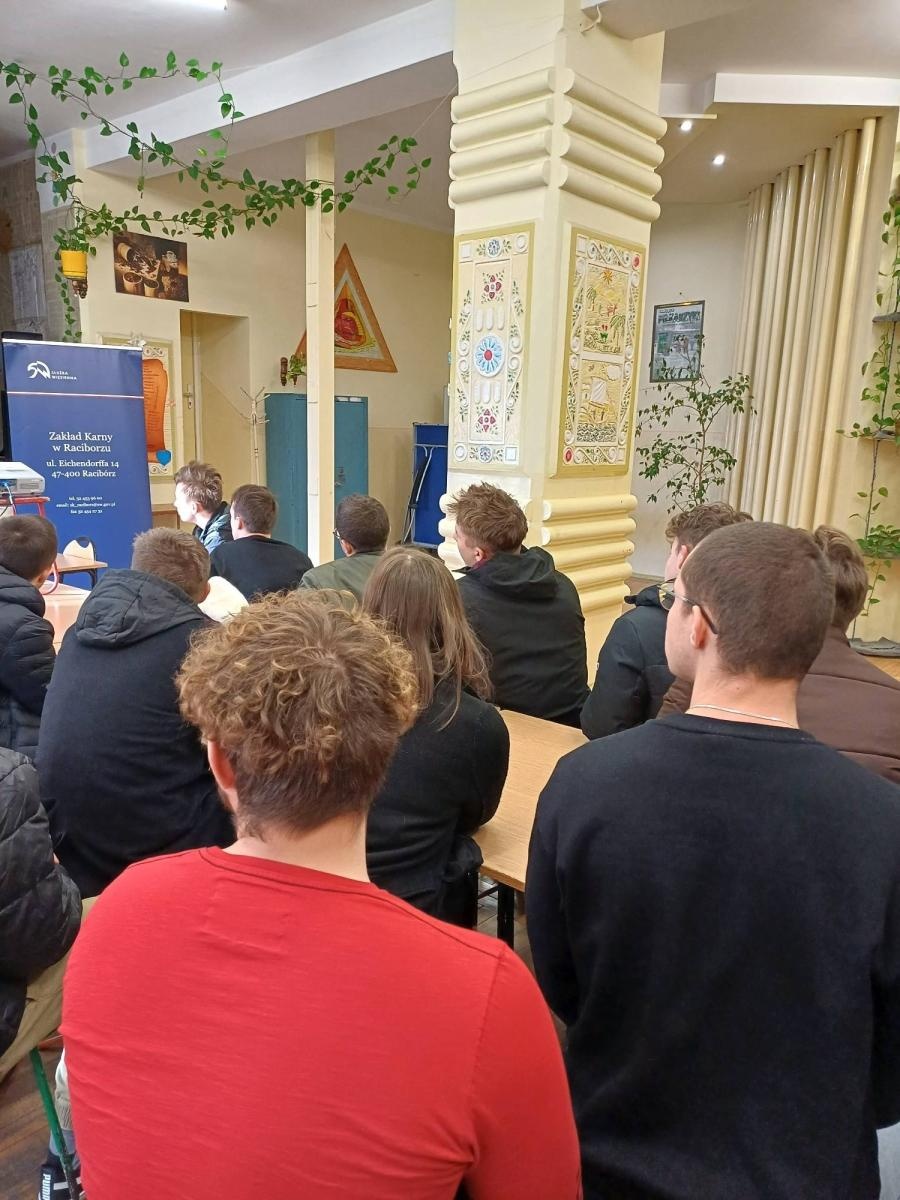 Zdjęcie w galerii na portalu naszraciborz.pl: Edukacja prawna za murami raciborskiego więzienia wiadomości z regionu