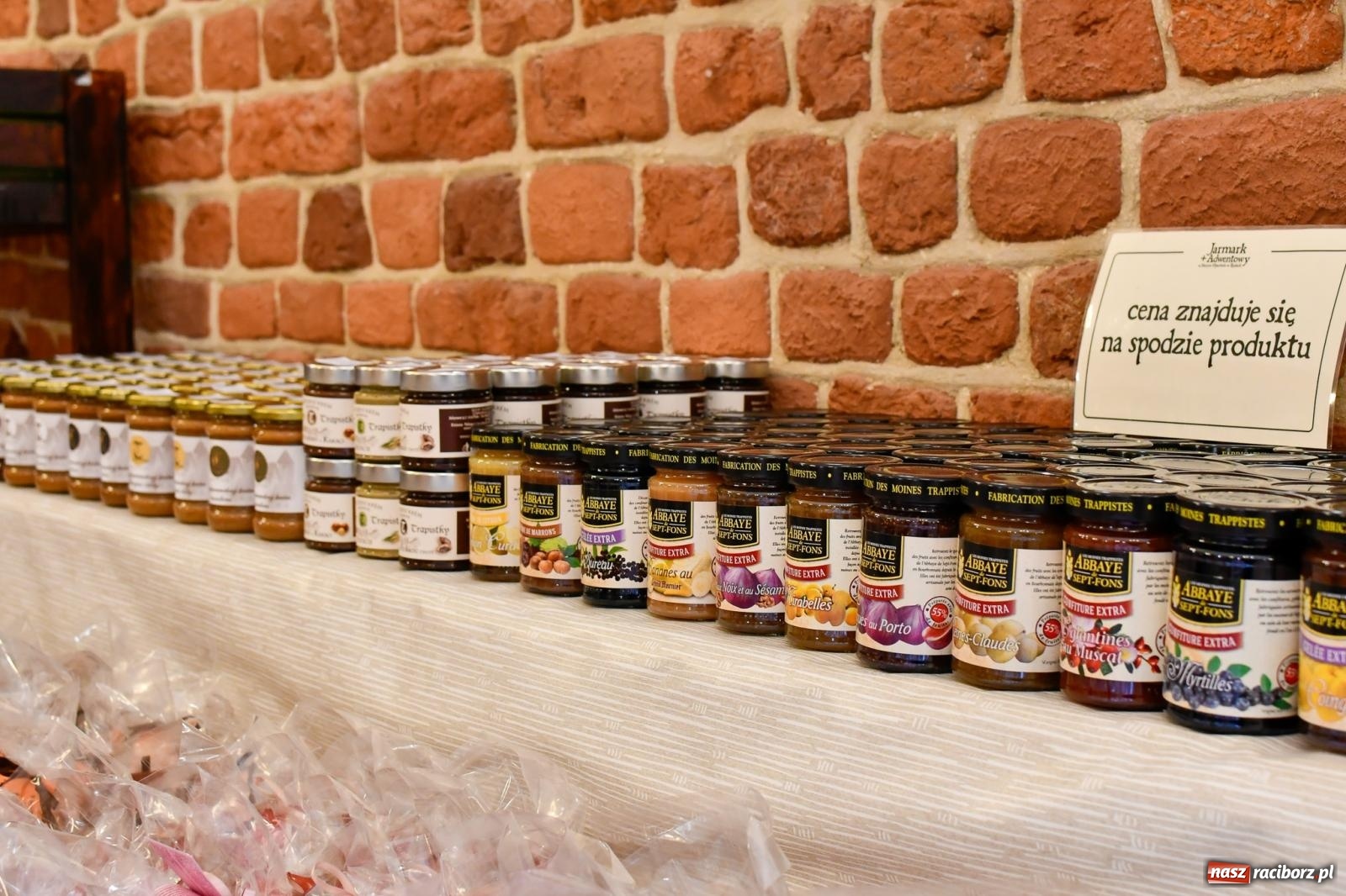 Zdjęcie w galerii na portalu naszraciborz.pl: W Rudach szykuje się ruch jak w Rzymie. Ruszył największy jarmark w regionie [FOTO i WIDEO] wiadomości z regionu