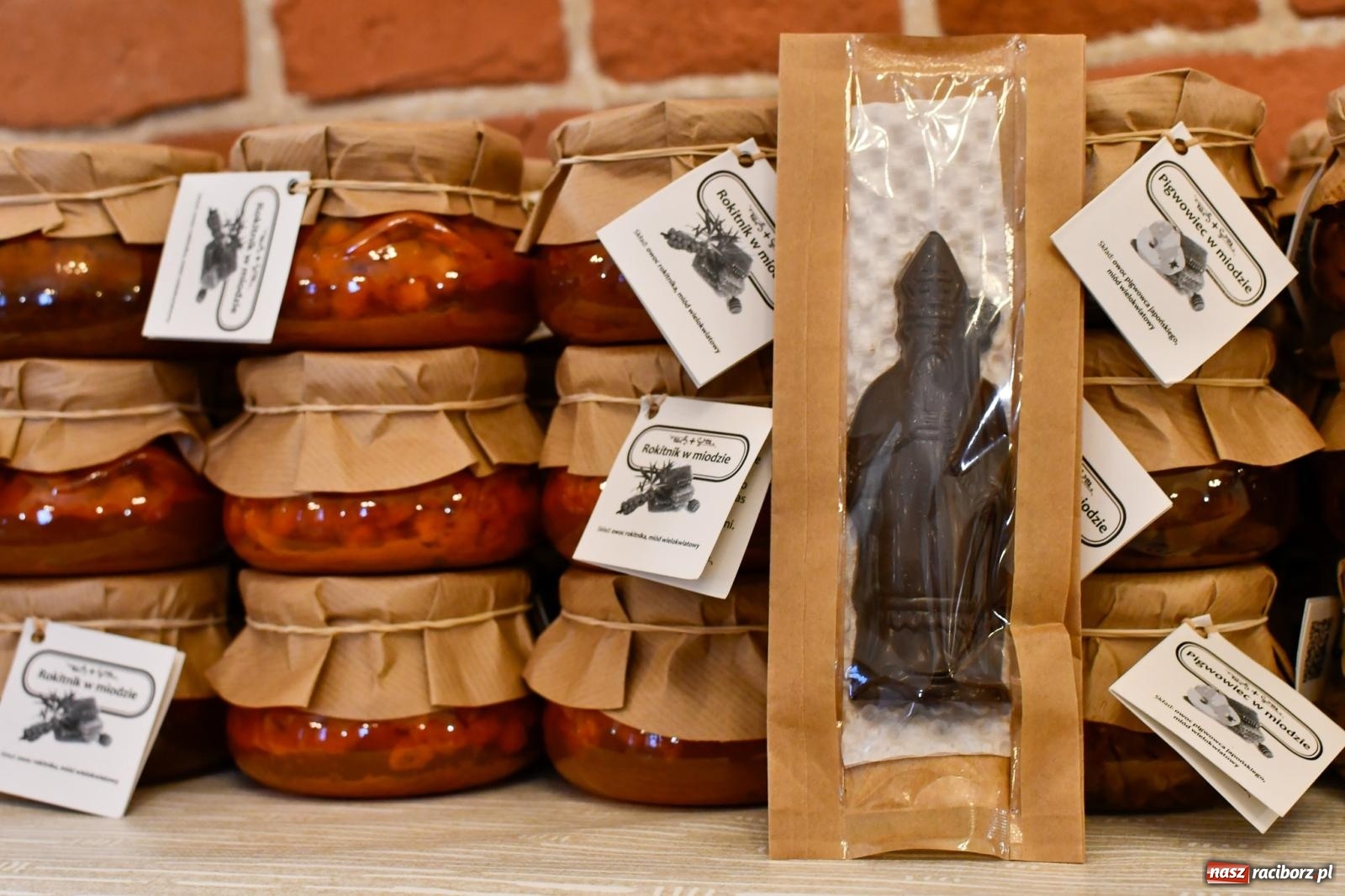 Zdjęcie w galerii na portalu naszraciborz.pl: W Rudach szykuje się ruch jak w Rzymie. Ruszył największy jarmark w regionie [FOTO i WIDEO] wiadomości z regionu