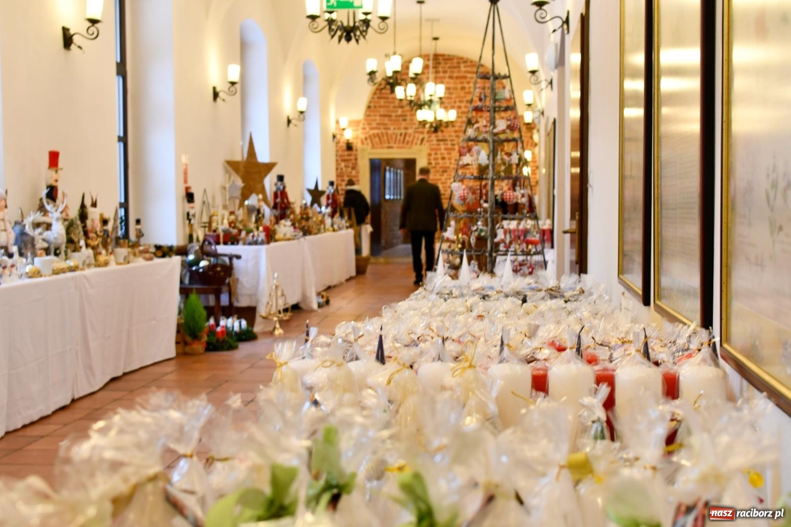 Zdjęcie w galerii na portalu naszraciborz.pl: W Rudach szykuje się ruch jak w Rzymie. Ruszył największy jarmark w regionie [FOTO i WIDEO] wiadomości z regionu