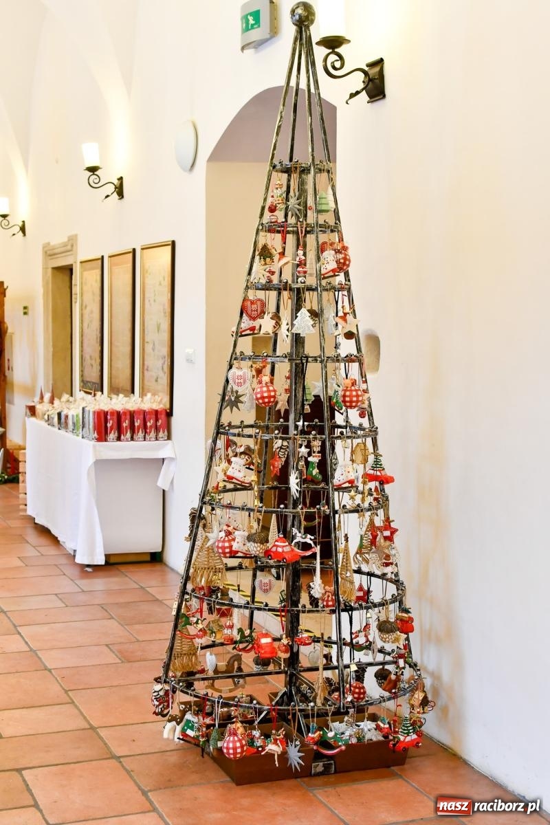 Zdjęcie w galerii na portalu naszraciborz.pl: W Rudach szykuje się ruch jak w Rzymie. Ruszył największy jarmark w regionie [FOTO i WIDEO] wiadomości z regionu