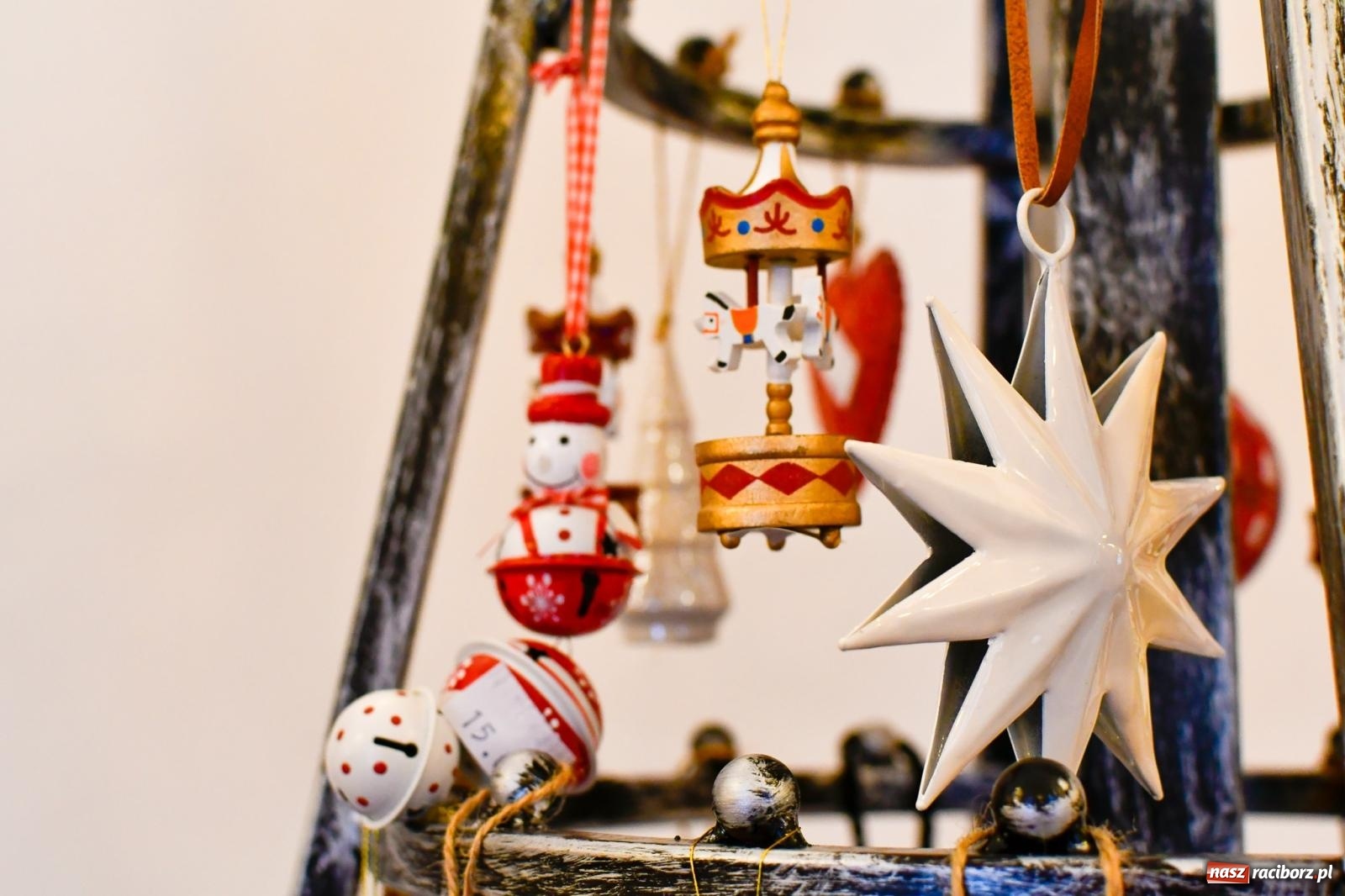 Zdjęcie w galerii na portalu naszraciborz.pl: W Rudach szykuje się ruch jak w Rzymie. Ruszył największy jarmark w regionie [FOTO i WIDEO] wiadomości z regionu