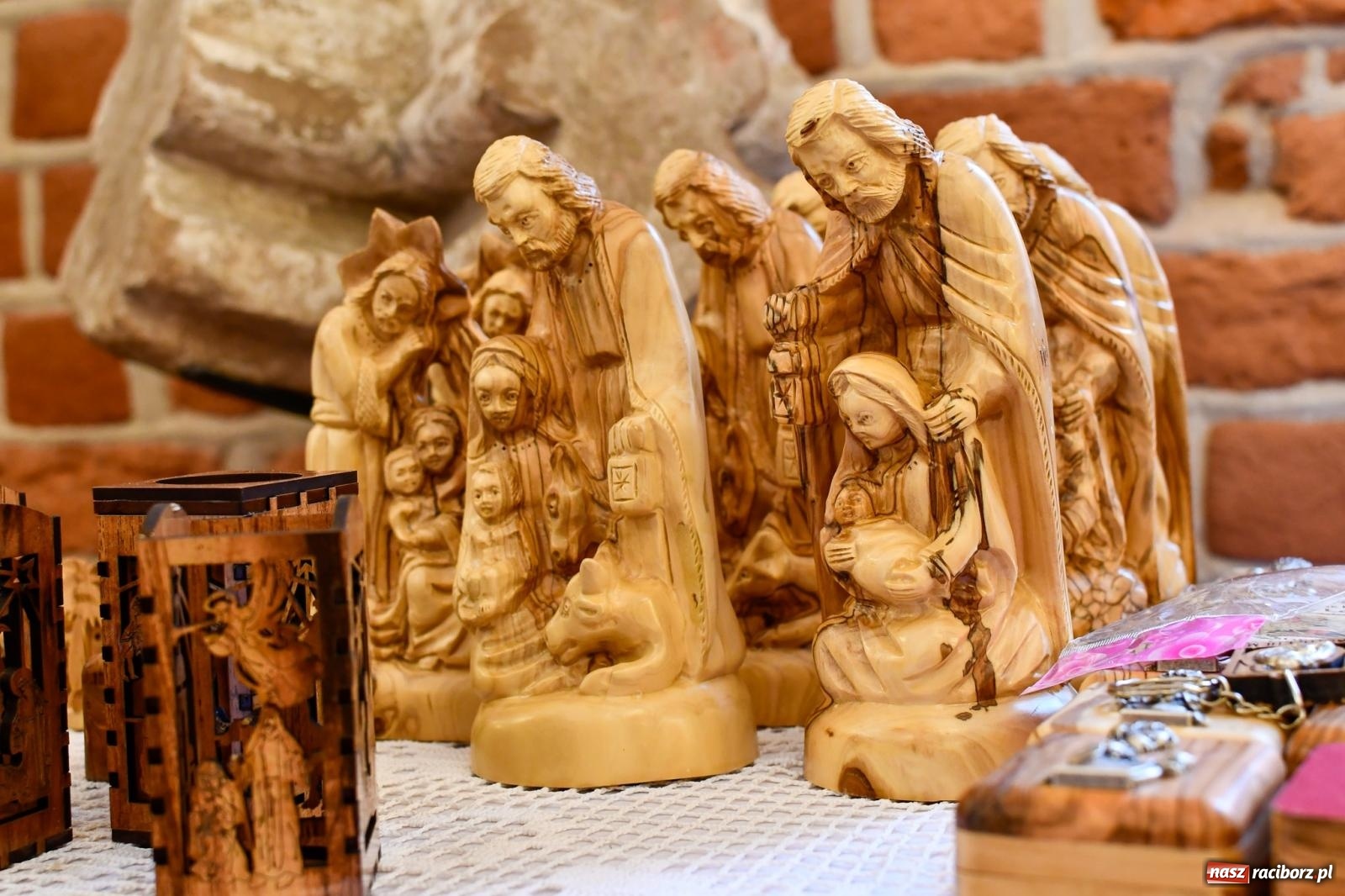 Zdjęcie w galerii na portalu naszraciborz.pl: W Rudach szykuje się ruch jak w Rzymie. Ruszył największy jarmark w regionie [FOTO i WIDEO] wiadomości z regionu