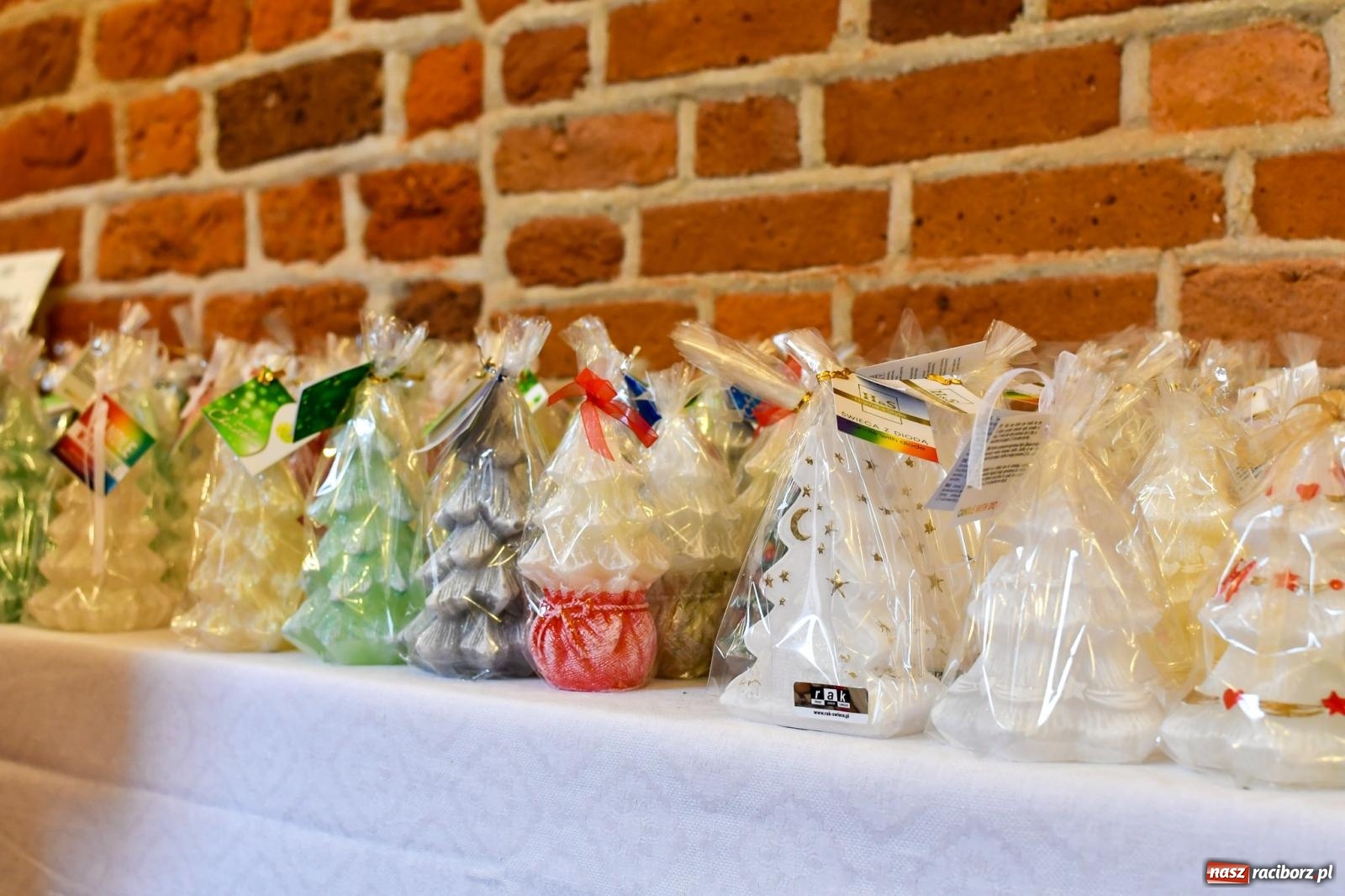 Zdjęcie w galerii na portalu naszraciborz.pl: W Rudach szykuje się ruch jak w Rzymie. Ruszył największy jarmark w regionie [FOTO i WIDEO] wiadomości z regionu