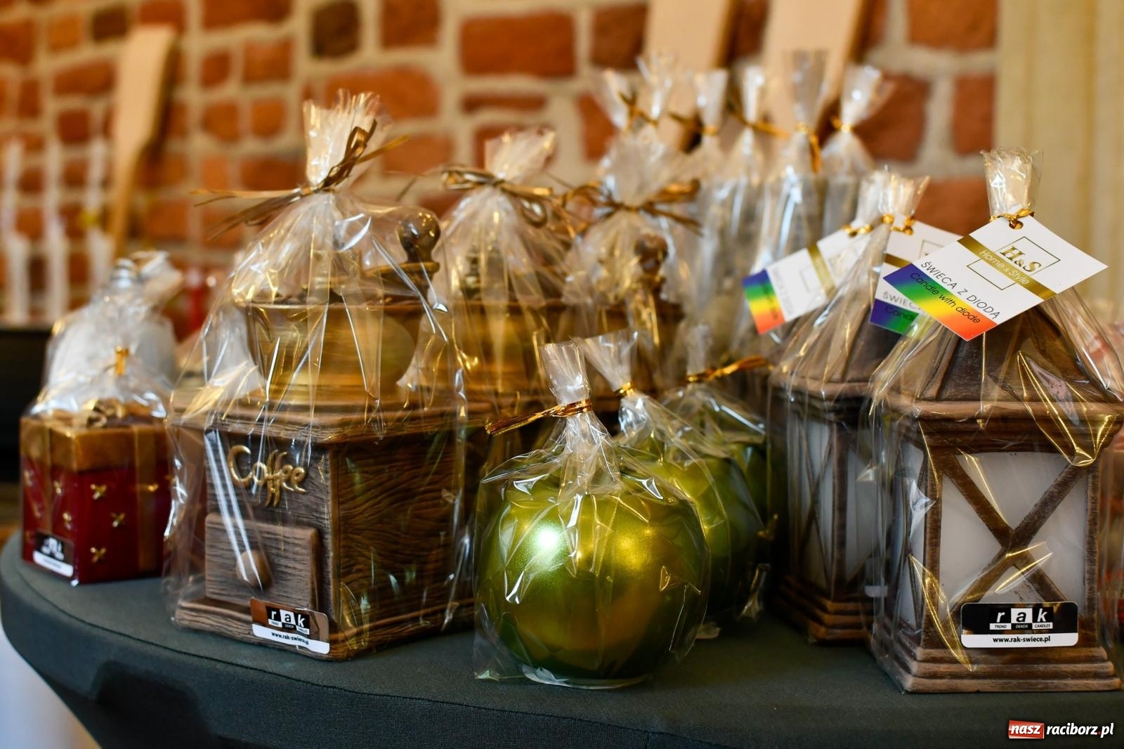 Zdjęcie w galerii na portalu naszraciborz.pl: W Rudach szykuje się ruch jak w Rzymie. Ruszył największy jarmark w regionie [FOTO i WIDEO] wiadomości z regionu