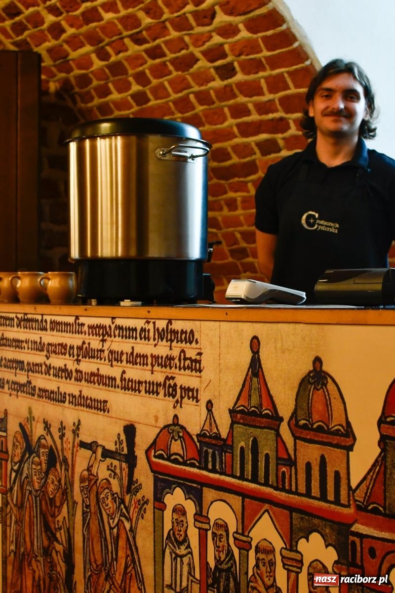 Zdjęcie w galerii na portalu naszraciborz.pl: W Rudach szykuje się ruch jak w Rzymie. Ruszył największy jarmark w regionie [FOTO i WIDEO] wiadomości z regionu