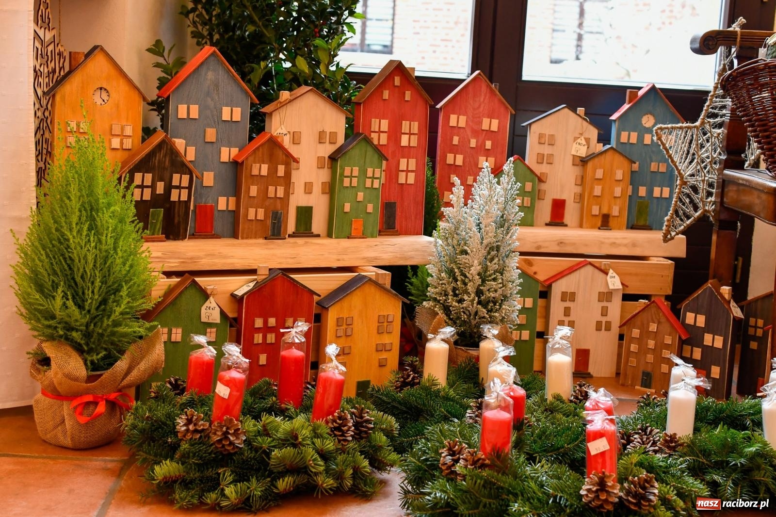 Zdjęcie w galerii na portalu naszraciborz.pl: W Rudach szykuje się ruch jak w Rzymie. Ruszył największy jarmark w regionie [FOTO i WIDEO] wiadomości z regionu