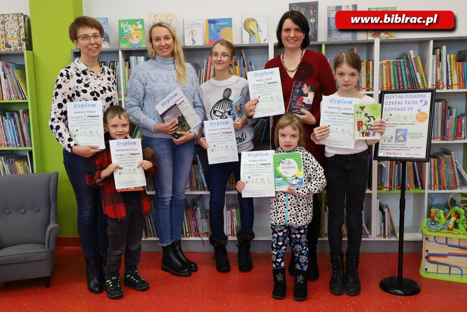 Zdjęcie w galerii na portalu naszraciborz.pl: Czytał dziadek, czytał tata, czytasz Ty?… Konkurs o Muminkach w bibliotece wiadomości z regionu