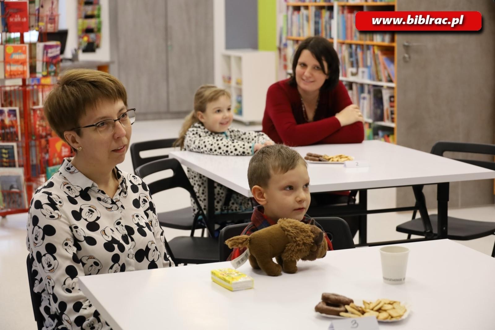 Zdjęcie w galerii na portalu naszraciborz.pl: Czytał dziadek, czytał tata, czytasz Ty?… Konkurs o Muminkach w bibliotece wiadomości z regionu