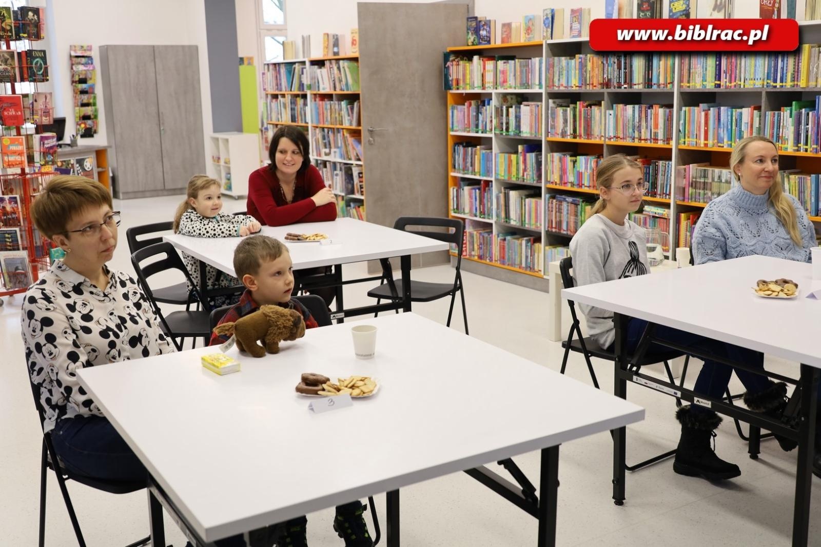 Zdjęcie w galerii na portalu naszraciborz.pl: Czytał dziadek, czytał tata, czytasz Ty?… Konkurs o Muminkach w bibliotece wiadomości z regionu