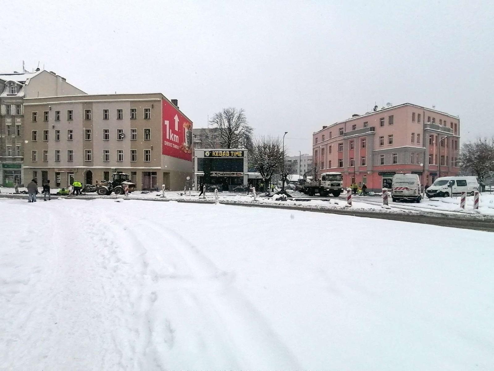 Zdjęcie w galerii na portalu naszraciborz.pl: Zima na całego, a robota wre. Służby podnoszą stopień ostrzeżenia [FOTO] wiadomości z regionu