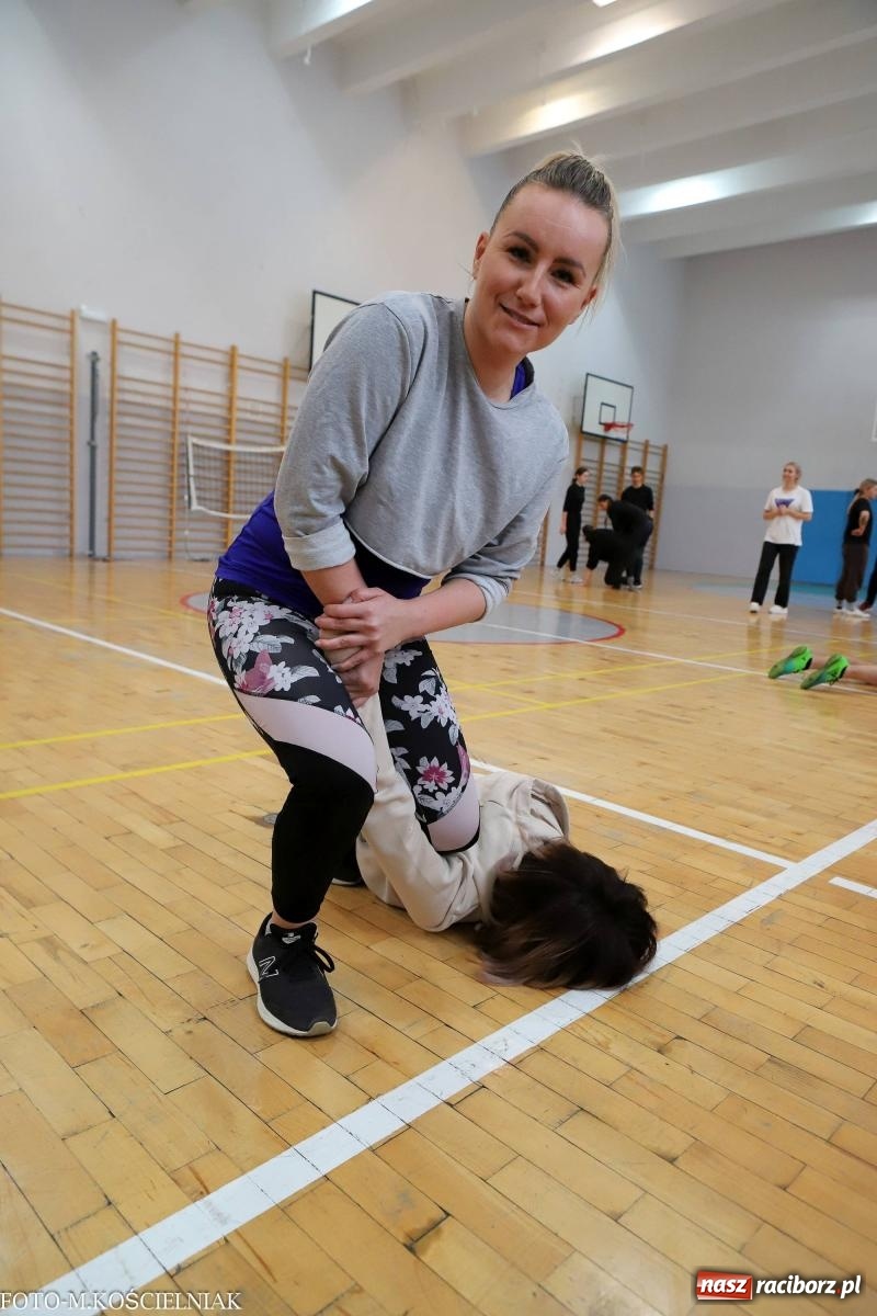 Zdjęcie w galerii na portalu naszraciborz.pl: W życiu nie ma STOP klatki. Seminarium samoobrony w PCS wiadomości z regionu