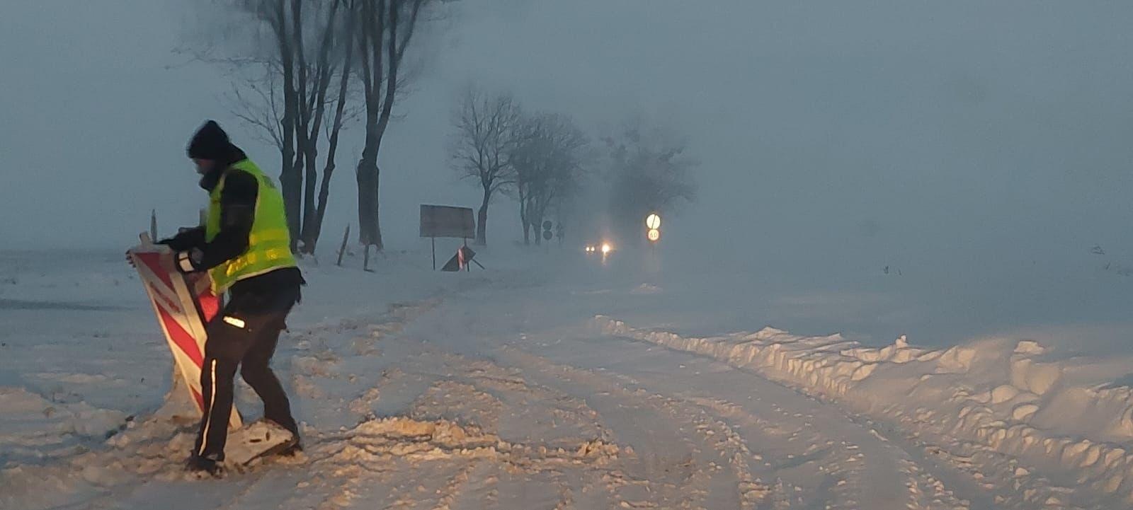 Zdjęcie w galerii na portalu naszraciborz.pl: Trudna sytuacja na drogach. Policja ostrzega i apeluje! [FOTO] wiadomości z regionu