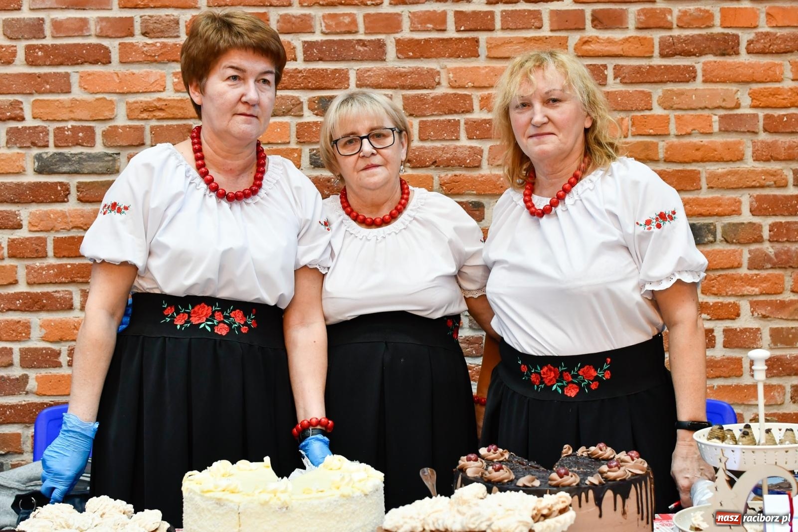 Zdjęcie w galerii na portalu naszraciborz.pl: Kiermasz świąteczny w Tworkowie z premierą banknotu kolekcjonerskiego [FOTO i WIDEO] wiadomości z regionu