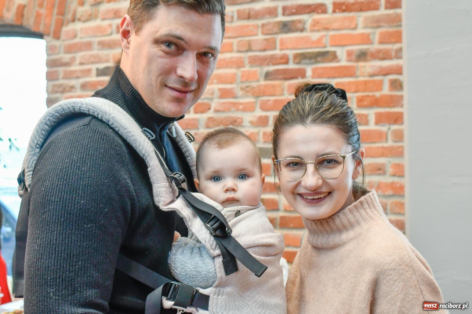 Zdjęcie w galerii na portalu naszraciborz.pl: Kiermasz świąteczny w Tworkowie z premierą banknotu kolekcjonerskiego [FOTO i WIDEO] wiadomości z regionu