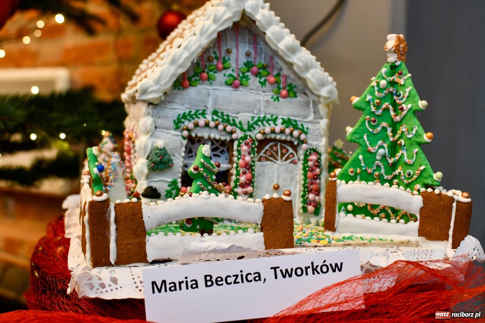 Zdjęcie w galerii na portalu naszraciborz.pl: Kiermasz świąteczny w Tworkowie z premierą banknotu kolekcjonerskiego [FOTO i WIDEO] wiadomości z regionu