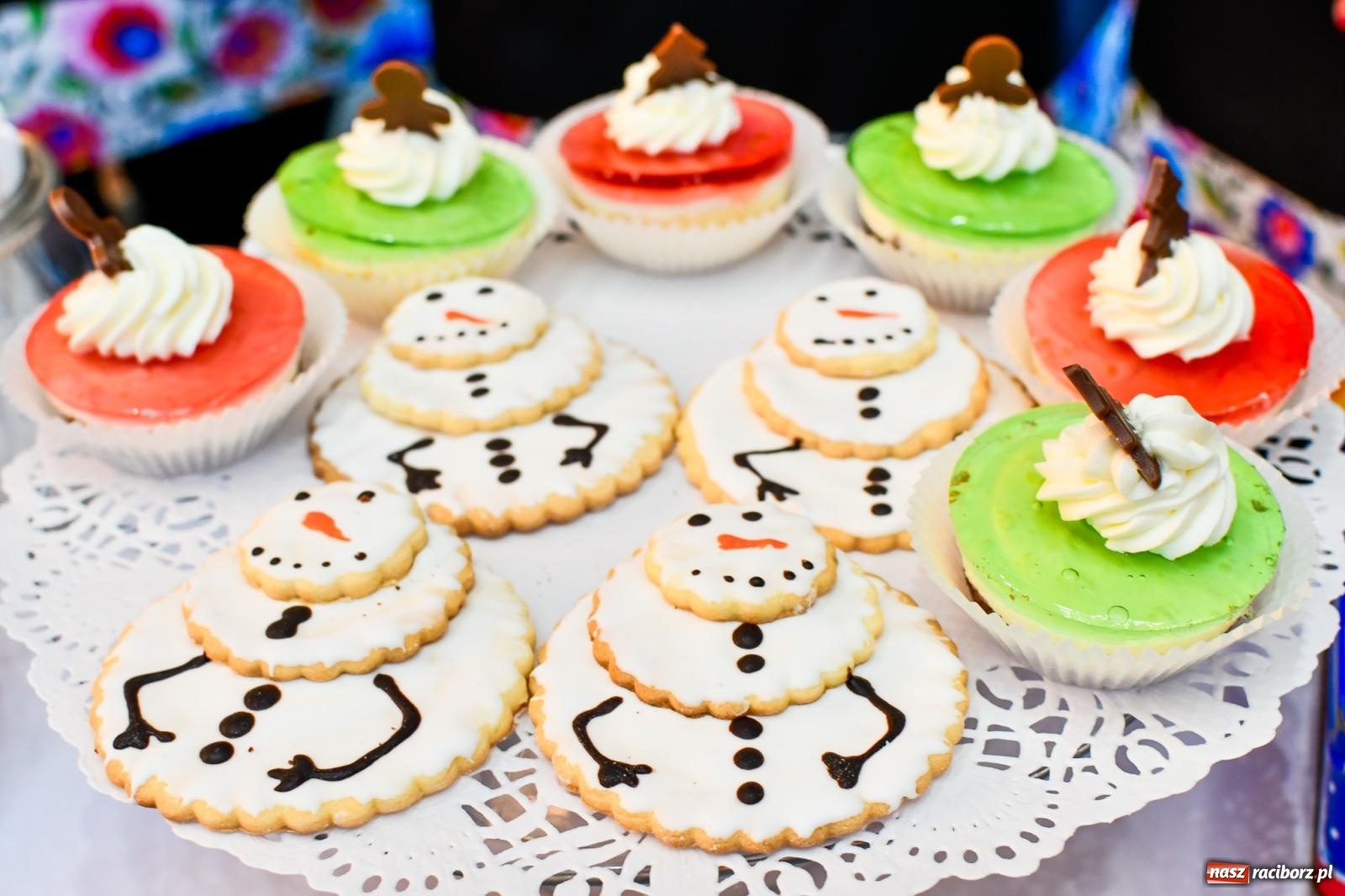 Zdjęcie w galerii na portalu naszraciborz.pl: Kiermasz świąteczny w Tworkowie z premierą banknotu kolekcjonerskiego [FOTO i WIDEO] wiadomości z regionu